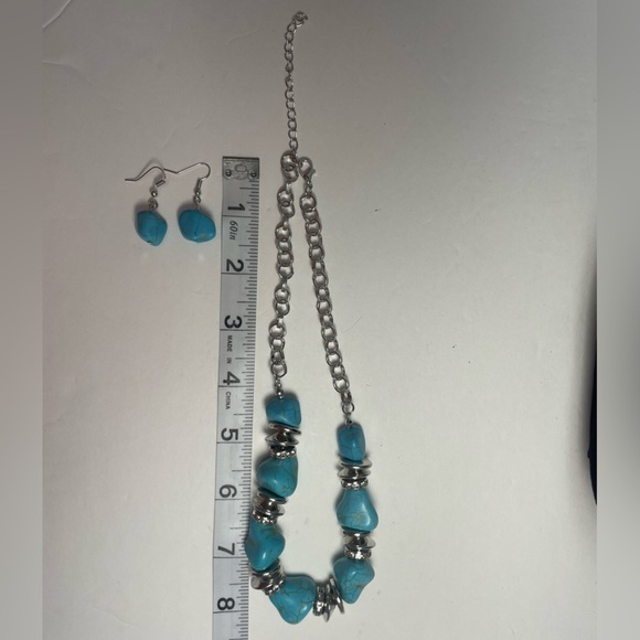 Paparazzi Stunningly Stone Age - Blue Turquoise Necklace/Earrings Set - Picture 5 of 6